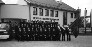 chronik_mannschaft_feuerwehrhaus_neu